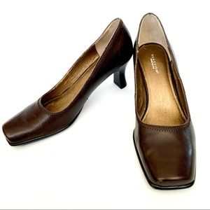 Kenneth Cole Reaction “Hug Shot” Square Toe Heels